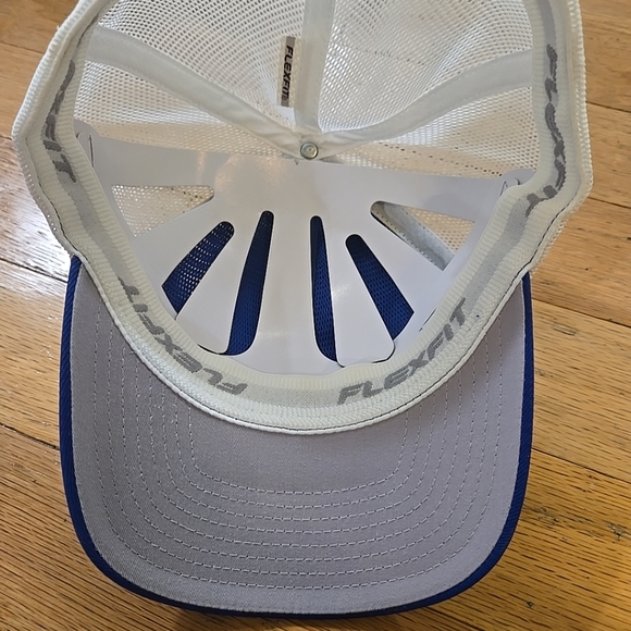 NWT FLEXFIT "California" Baseball Cap - Picture 6 of 8